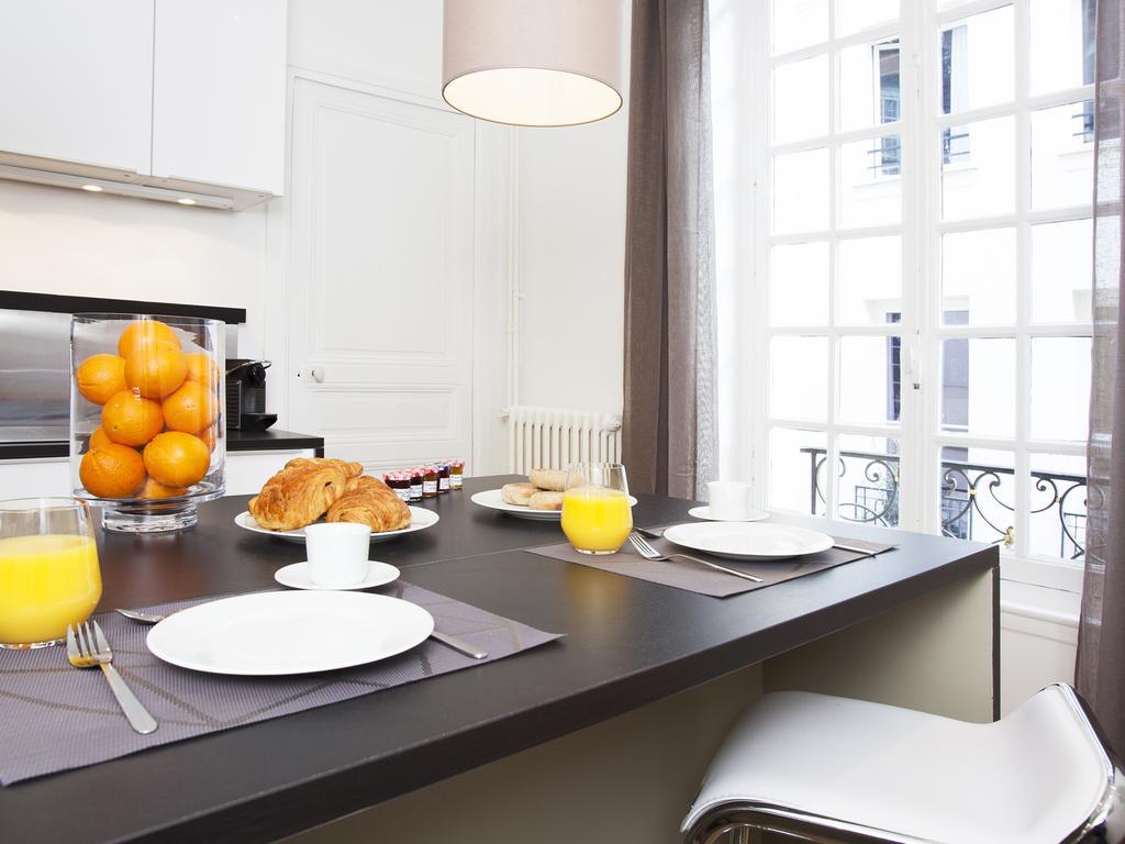Livinparis - Luxury 2 Bedrooms Le Marais I Rum bild